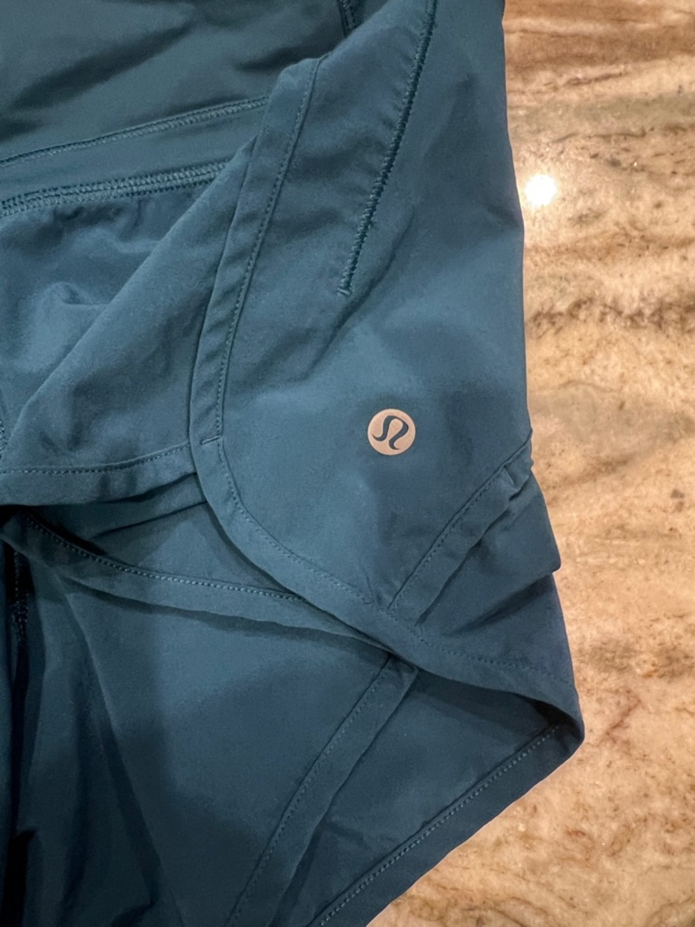 RARE lululemon athletica Speed Short 4 way Strech Jaded LIKE NEW Sz 4 - Picture 3 of 7